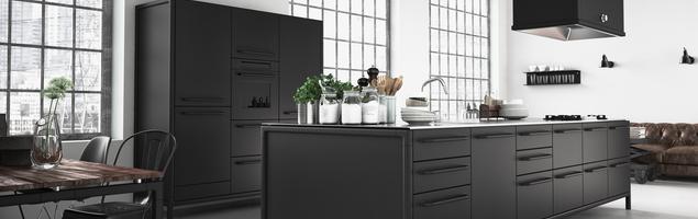 Styl industrialny i czarne meble kuchenne